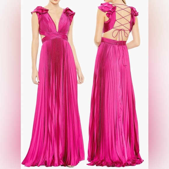 Mac Duggal Dresses & Skirts - NEW Anthropologie Mac Duggal Pleated Flutter-Sleeve
Deep-V Lace-Up Gown Sz 10
